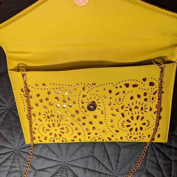 Bright yellow clutch purse - Picture 3 of 5